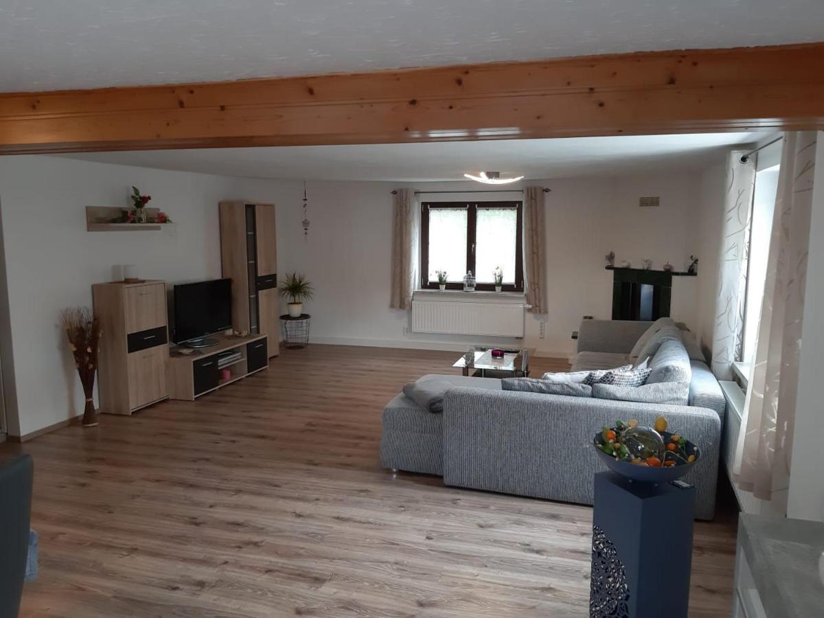 Familienfreundliche Ferienwohnung Zschorlau Exterior photo